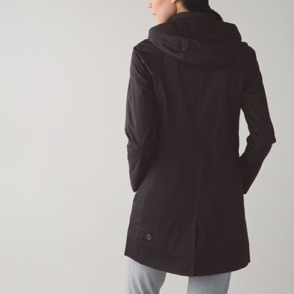 Lululemon Rain On Jacket - Black - Size 4 - Picture 2 of 12